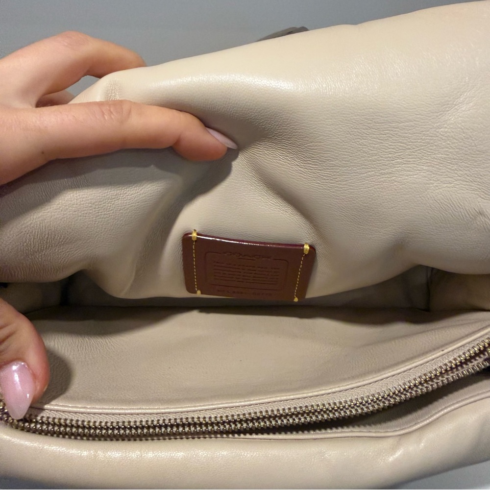Coach Tabby Pillow 26 Hobo Bag Ivory Leather Adjustable Crossbody - Picture 5 of 13